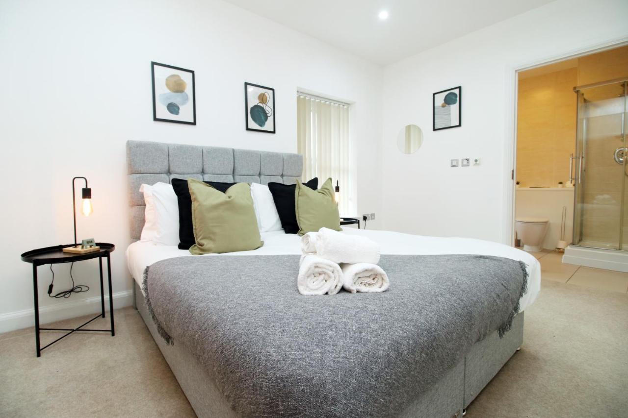 No 2 Under The Clock By Ssw - 2Br, Right In The City Centre, Sleeps 6 Кардиф Екстериор снимка