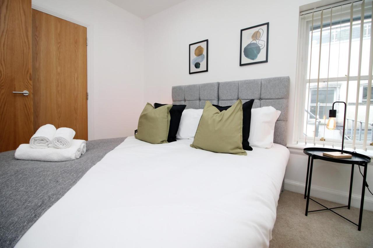 No 2 Under The Clock By Ssw - 2Br, Right In The City Centre, Sleeps 6 Кардиф Екстериор снимка