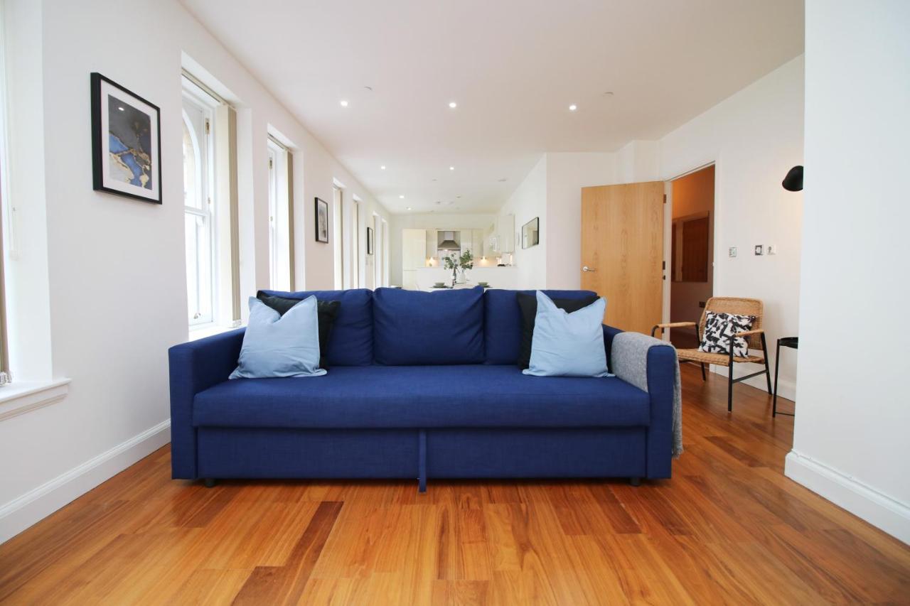 No 2 Under The Clock By Ssw - 2Br, Right In The City Centre, Sleeps 6 Кардиф Екстериор снимка